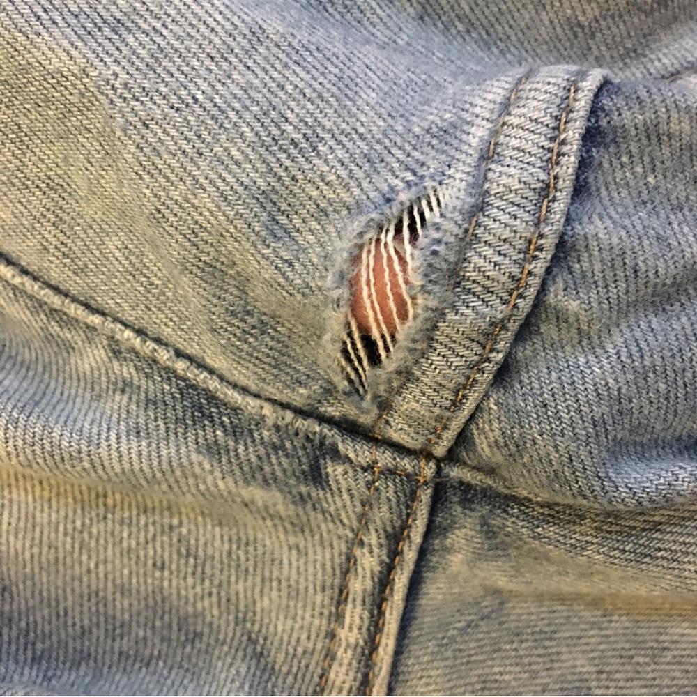 Pistola 25 women’s distressed skinny jeans flawed fabric pulling away on seam - Picture 11 of 11